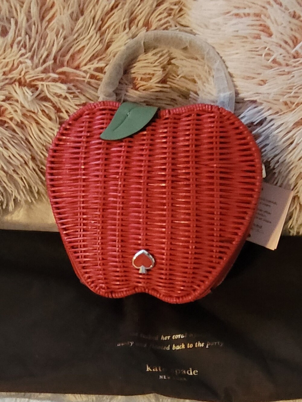 Kate Spade Honeycrisp Apple NWT - Picture 4 of 16
